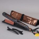 ⁦مكواه تمليس تلقائي سراميك وتيتانيوم⁩ - الصورة ⁦7⁩